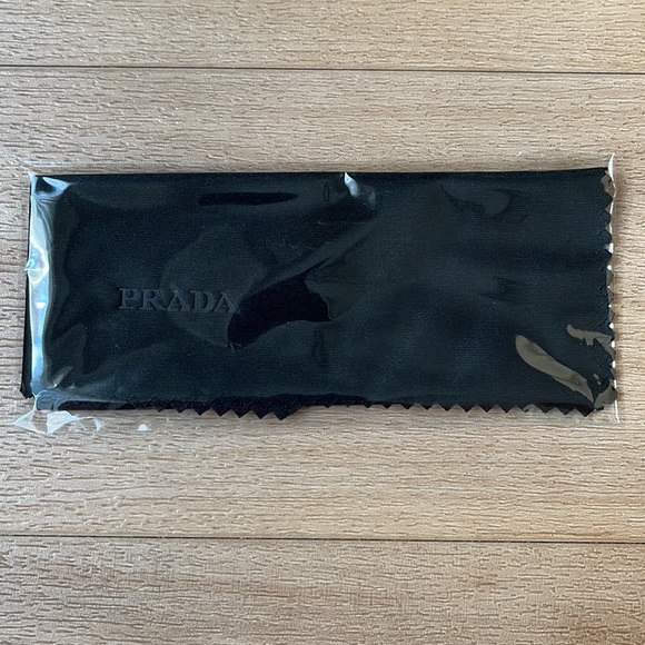 Prada Case - Picture 5 of 6